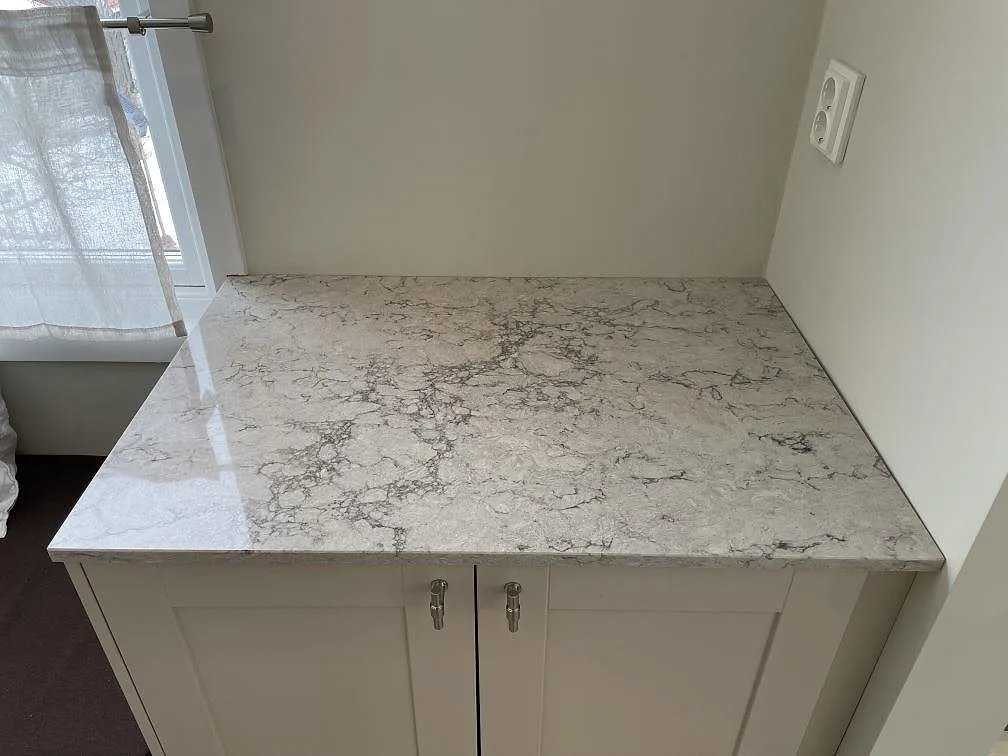 Køkkenbordplade i Caesarstone Moorland Fuge, Saltsjö-Boo – billede 3