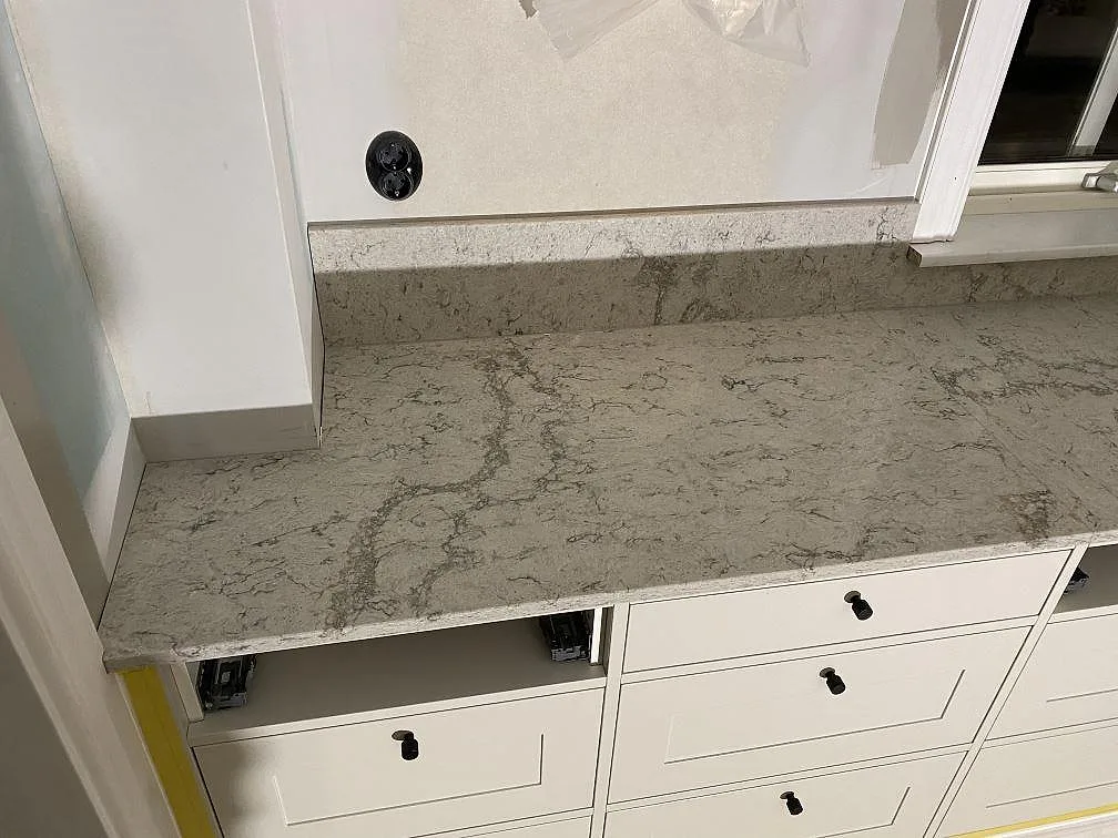 Køkkenbordplade i Caesarstone Moorland Fog, Sandared – billede 7