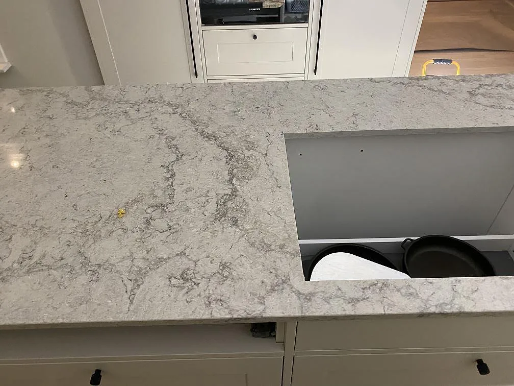 Køkkenbordplade i Caesarstone Moorland Fog, Sandared – billede 6