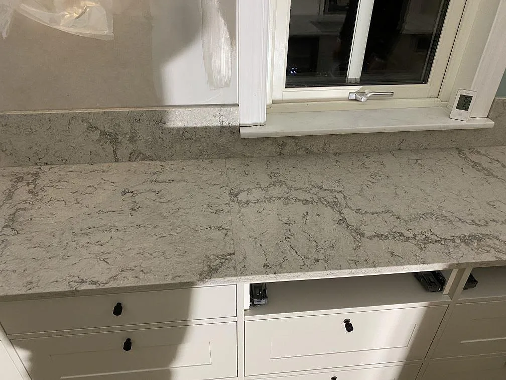 Køkkenbordplade i Caesarstone Moorland Fog, Sandared – billede 4