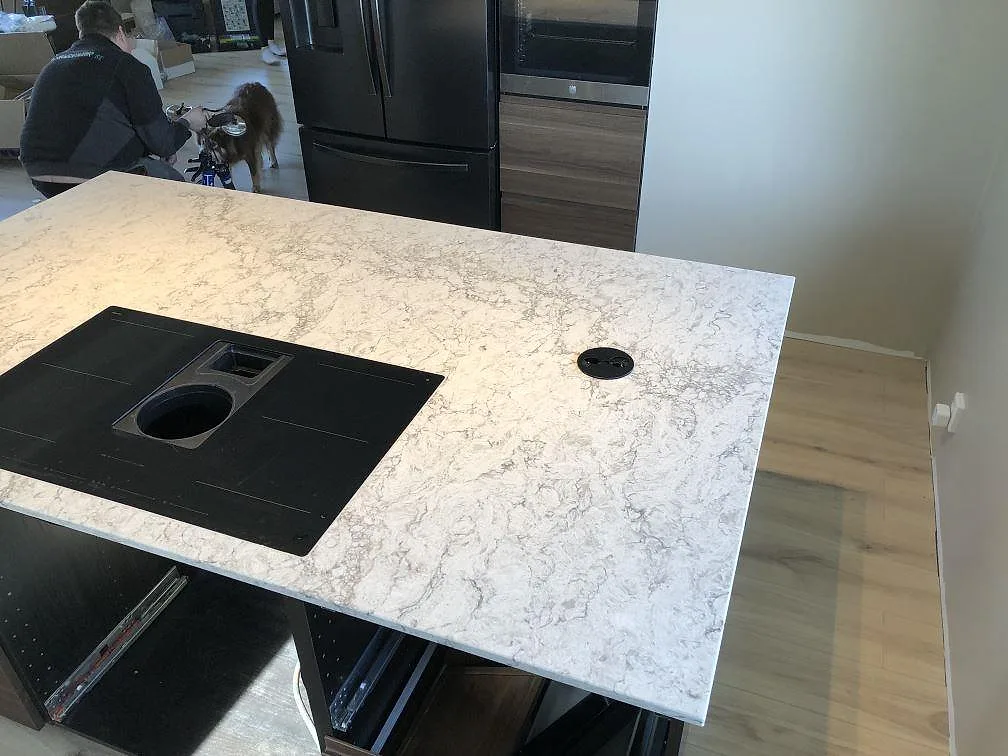 Køkkenbordplade i Caesarstone Moorland Fog, Skegrie – billede 3