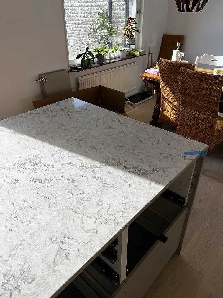 Køkkenbordplade i Caesarstone Moorland Fog, Skurup – billede 5