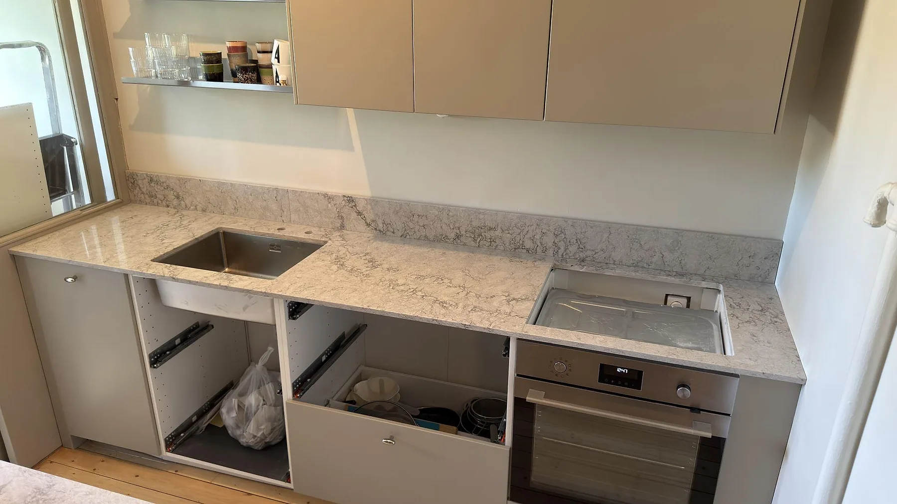 Køkkenbordplade i Caesarstone Moorland Fuge, Stockholm – billede 2