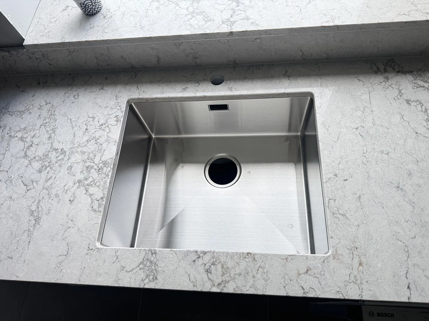 Køkkenbordplade i Caesarstone Moorland Fuge, Svedala – billede 5