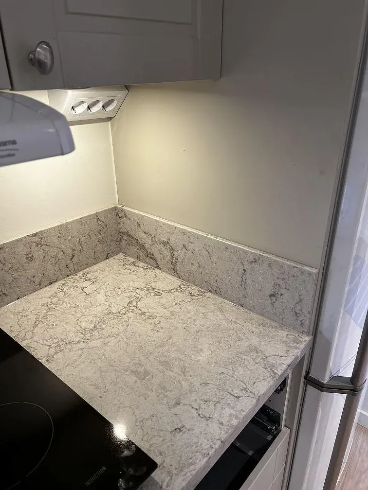 Køkkenbordplade i Caesarstone Moorland Fog, Trensum – billede 4