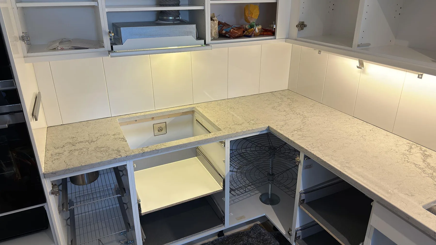 Køkkenbordplade i Caesarstone Moorland Fuge, Tyresöstrand – billede 3