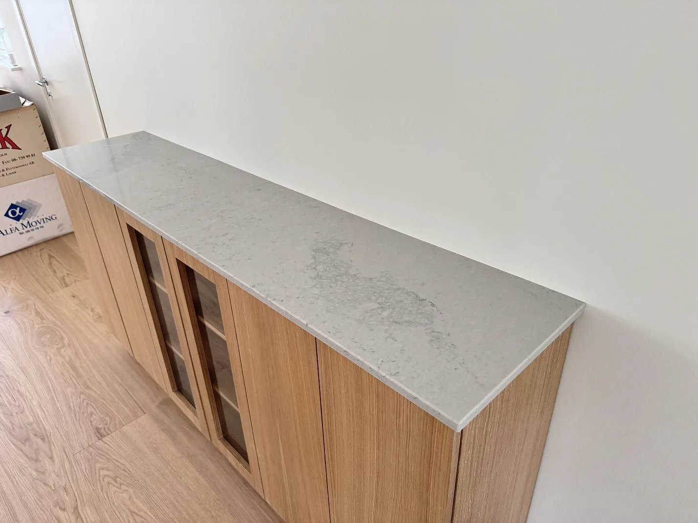 Køkkenbordplade i Caesarstone Noble Grey, Båstad – billede 8