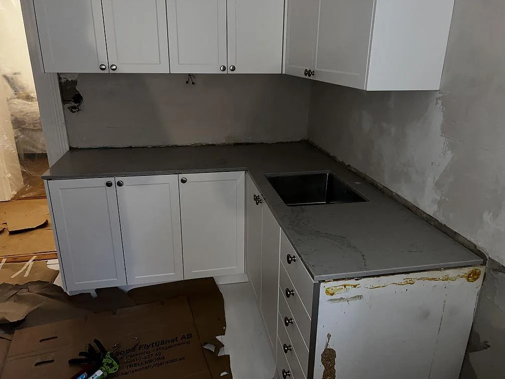 Køkkenbordplade i Caesarstone Noble Grey, Helsingborg