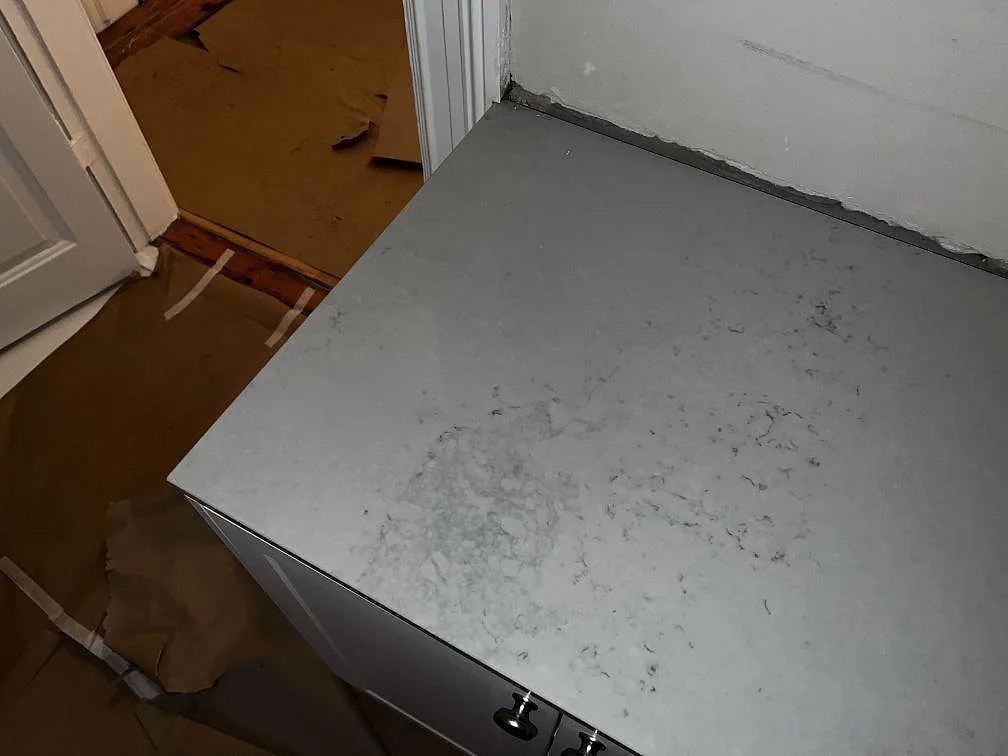 Køkkenbordplade i Caesarstone Noble Grey, Helsingborg – billede 6