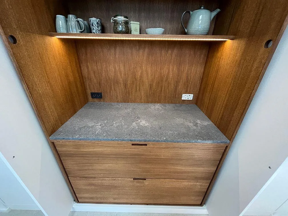 Køkkenbordplade i Caesarstone Rugged Concrete, Kastrup – billede 2