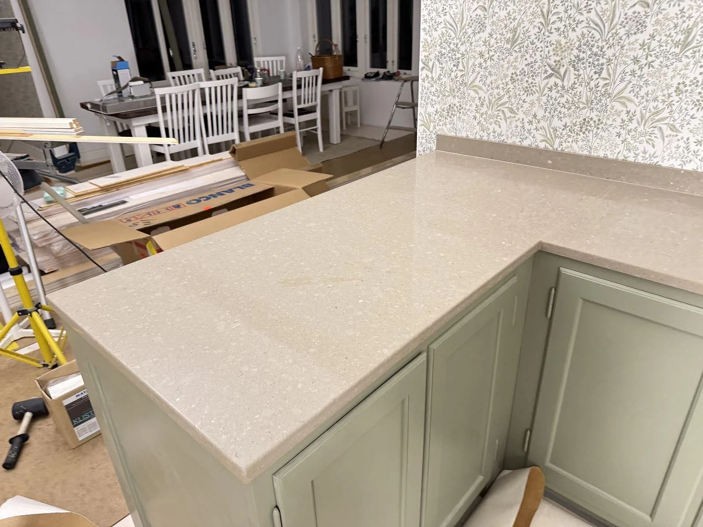 Køkkenbordplade i Caesarstone Shitake, Hörby – billede 3