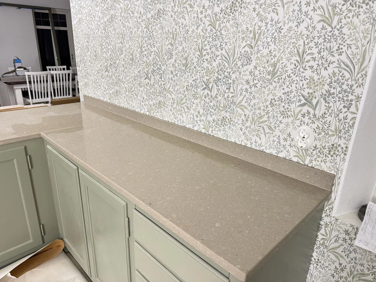 Køkkenbordplade i Caesarstone Shitake, Hörby – billede 2
