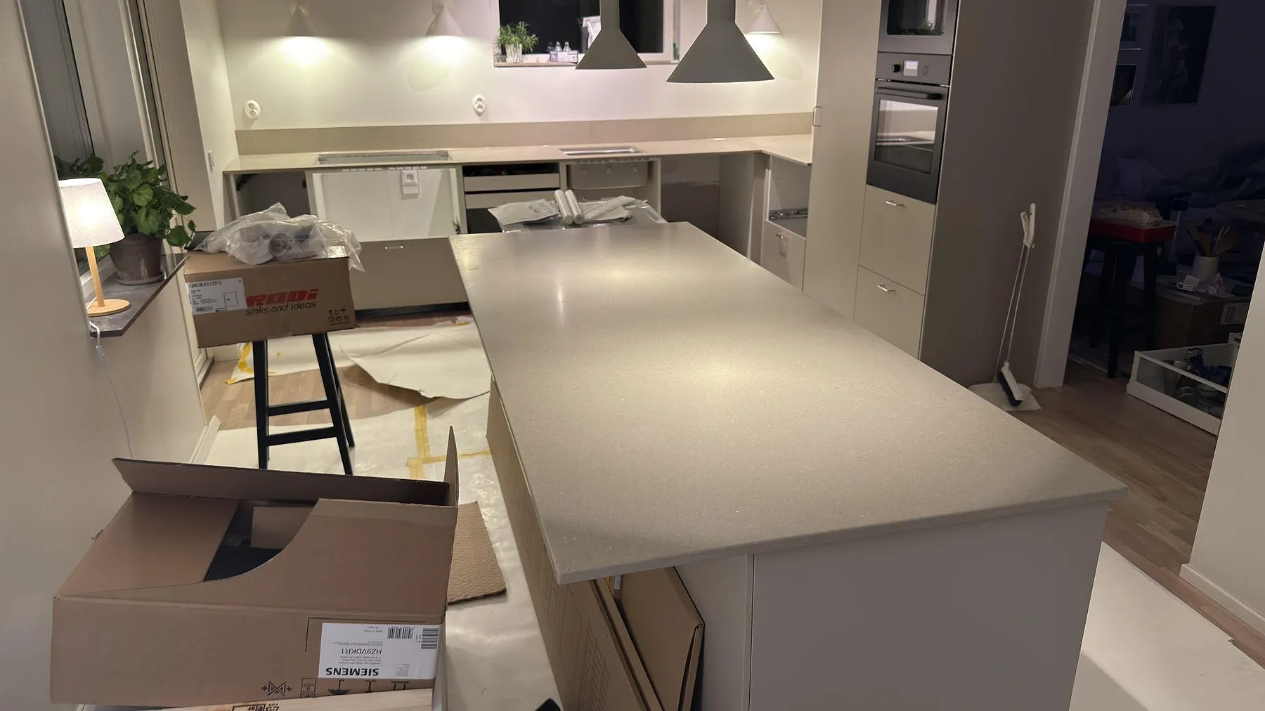 Køkkenbordplade i Caesarstone Shitake, Örebro – billede 2