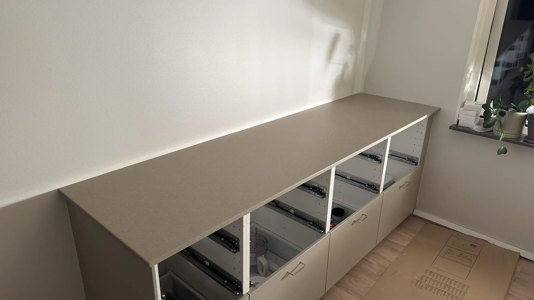 Køkkenbordplade i Caesarstone Shitake, Örebro – billede 4