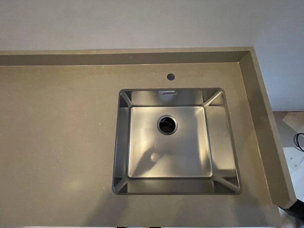 Køkkenbordplade i Caesarstone Shitake, Stockholm – billede 4