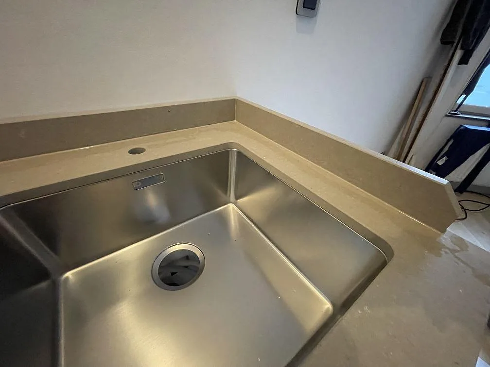 Køkkenbordplade i Caesarstone Shitake, Stockholm – billede 2