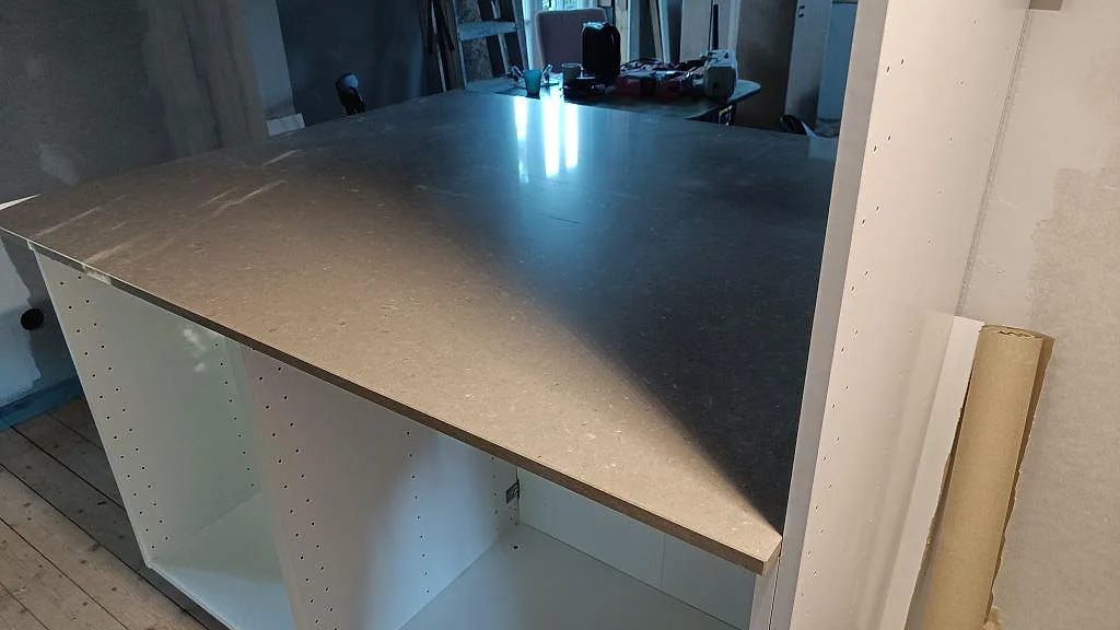 Køkkenbordplade i Caesarstone Shitake, Västra Frölunda – billede 4