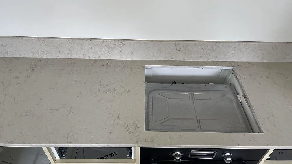 Køkkenbordplade i Caesarstone Taj Royale 5212, Höllviken – billede 4