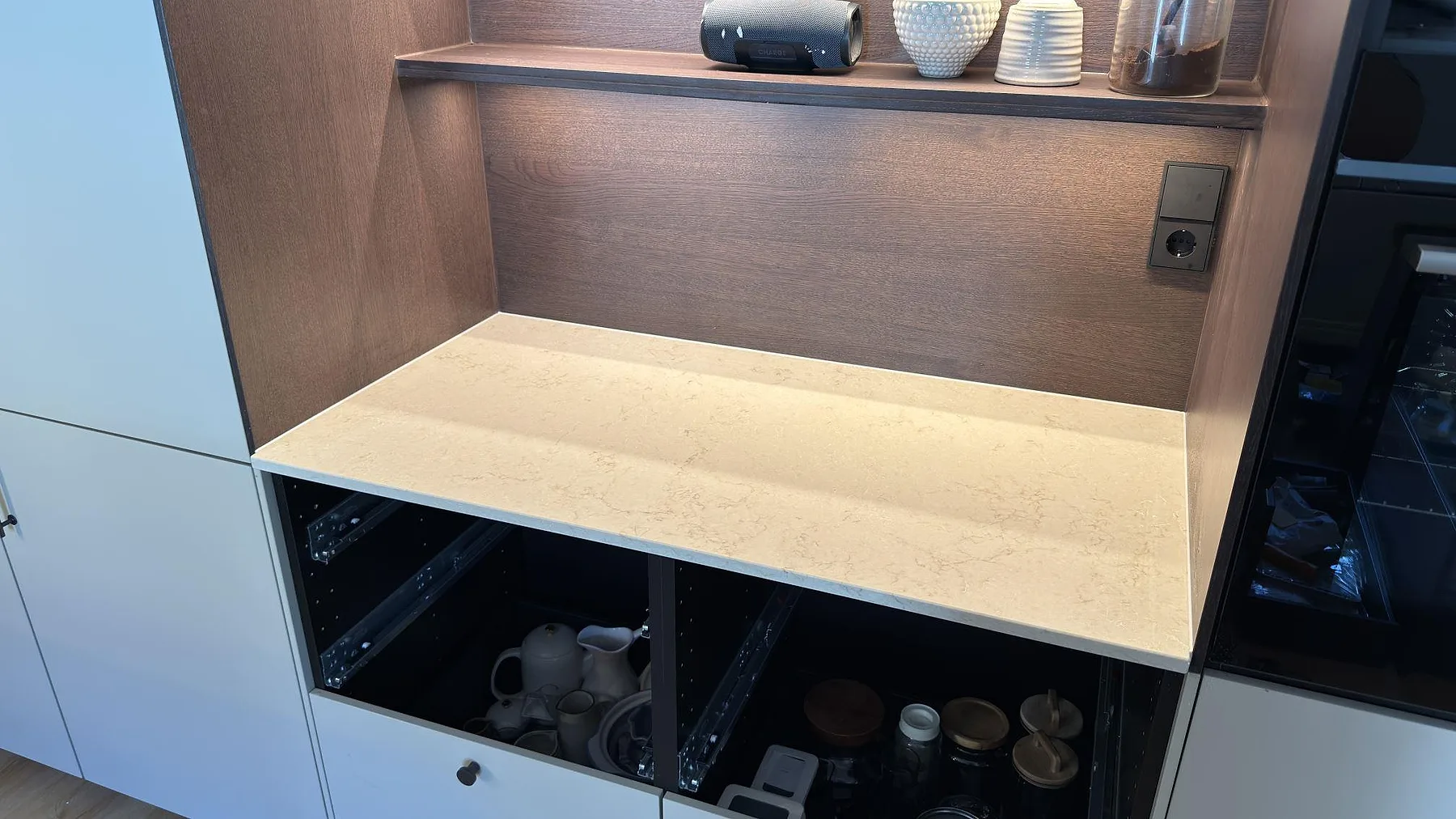 Køkkenbordplade i Caesarstone Taj Royale 5212, Norrköping – billede 5