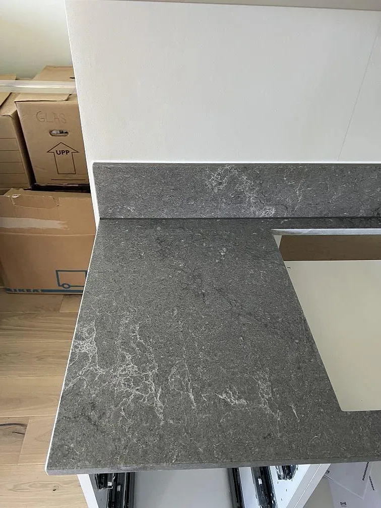 Køkkenbordplade i Caesarstone Turbine Grey, Helsingborg – billede 3
