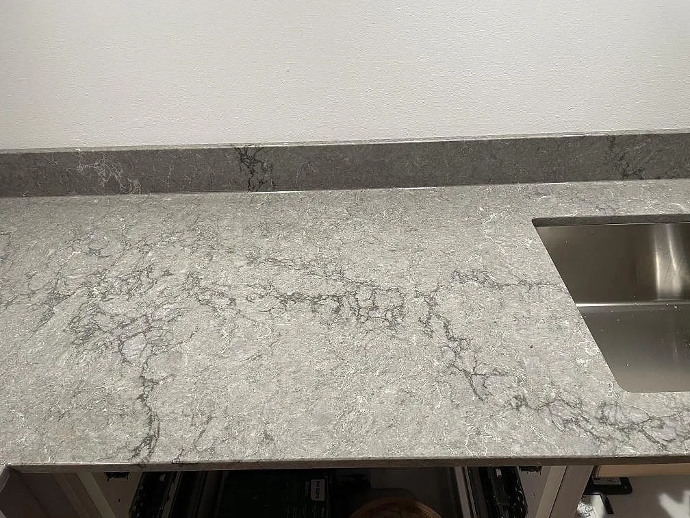 Køkkenbordplade i Caesarstone Turbine Grey, Västra Frölunda – billede 5