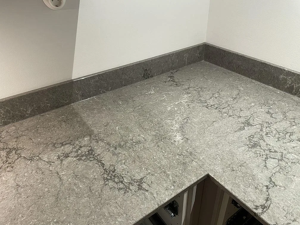 Køkkenbordplade i Caesarstone Turbine Grey, Västra Frölunda – billede 6
