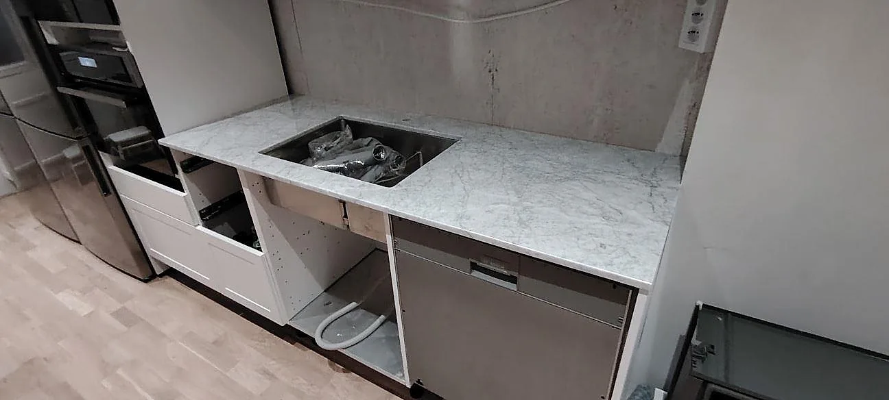 Køkkenbordplade i Carrara C, Åkersberga – billede 2