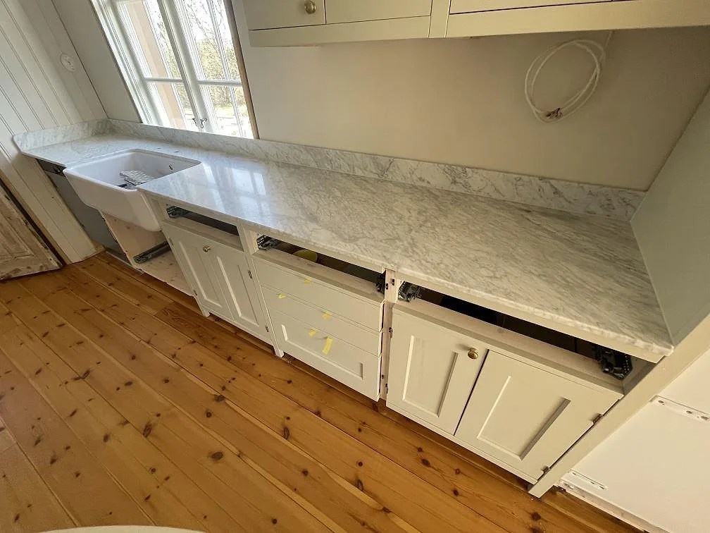 Køkkenbordplade i Carrara C, Älvsjö – billede 2