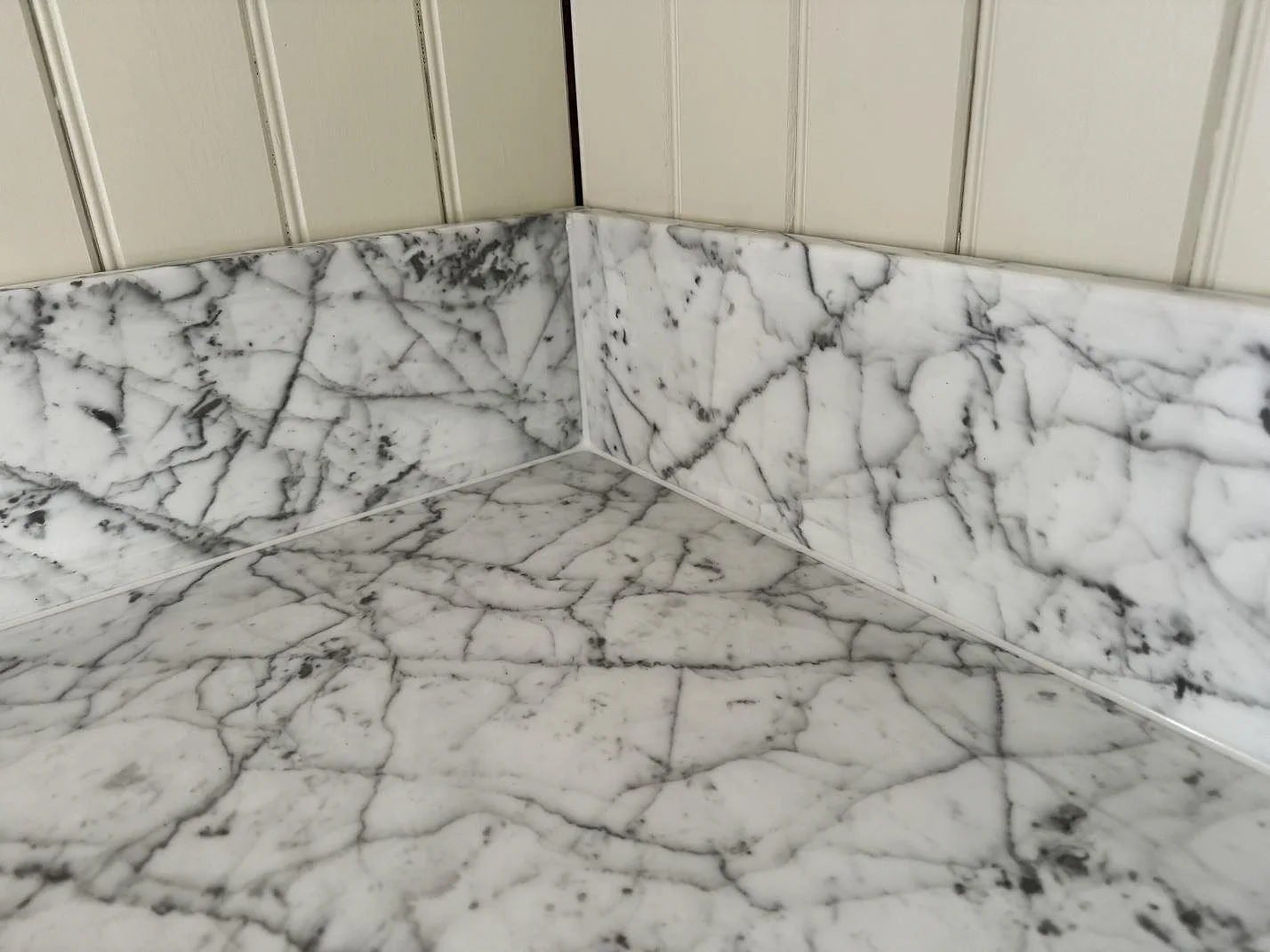 Køkkenbordplade i Carrara C, Alstermo – billede 5