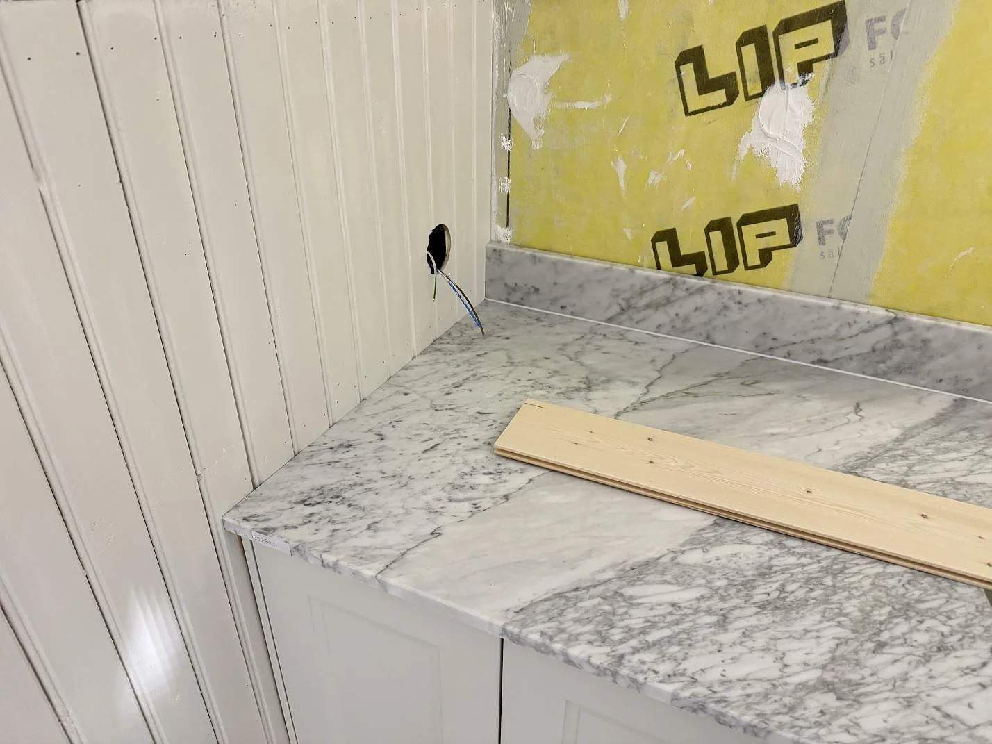 Marmorbordplade i Carrara C, Alstermo – billede 2