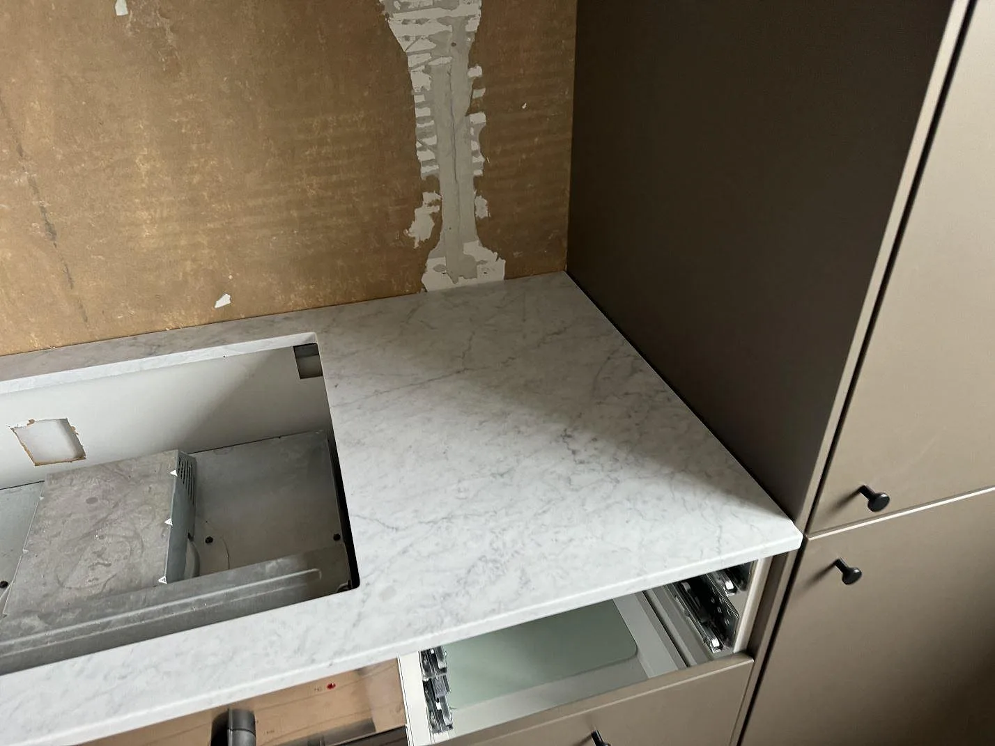 Køkkenbordplade i Carrara C, Borås – billede 5