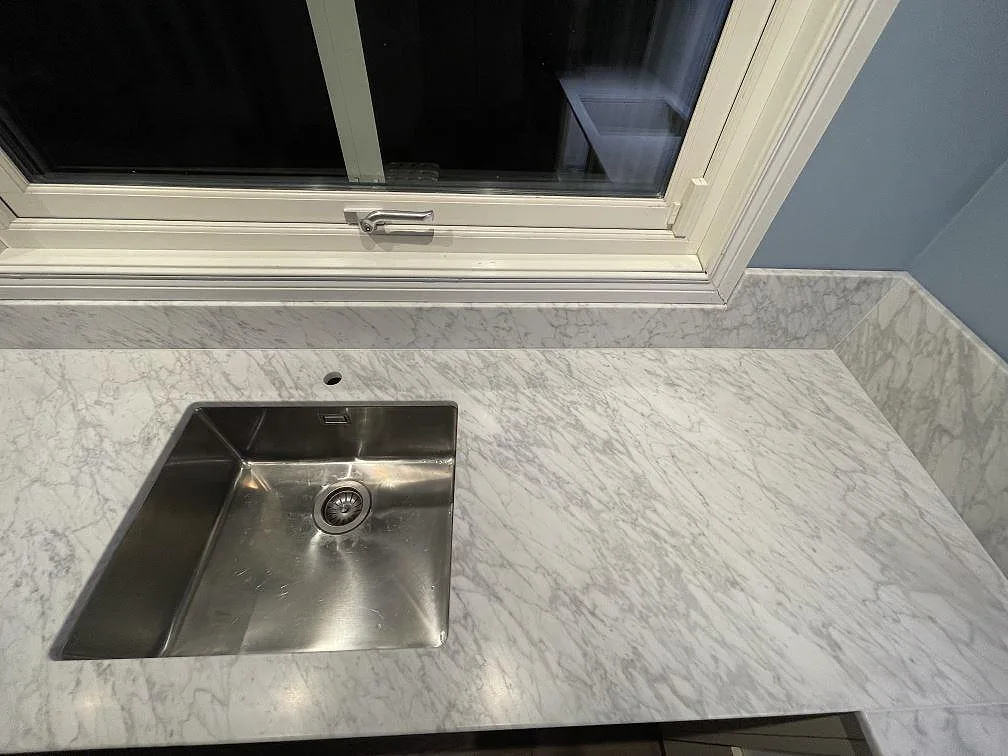 Køkkenbordplade i Carrara C, Bromma – billede 2