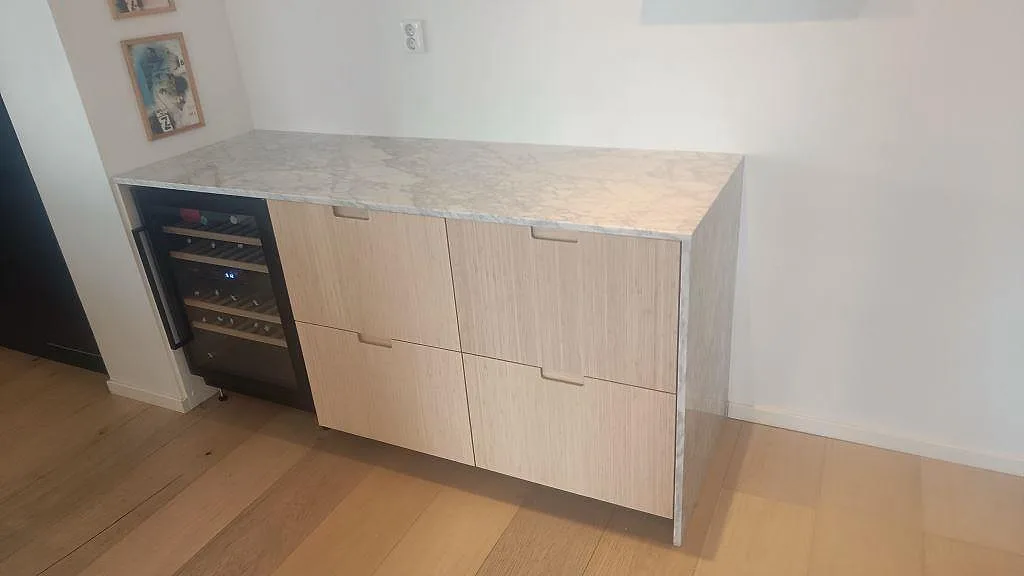 Bordplade i Carrara C, Bunkeflostrand