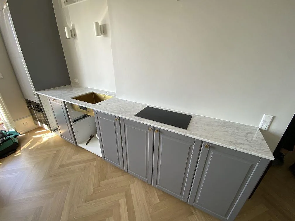 Køkkenbordplade i Carrara C, Charlottenlund – billede 2