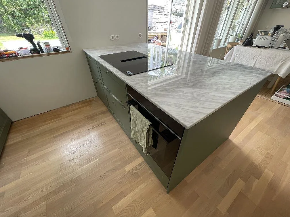 Køkkenbordplade i Carrara C, Ekerö – billede 2