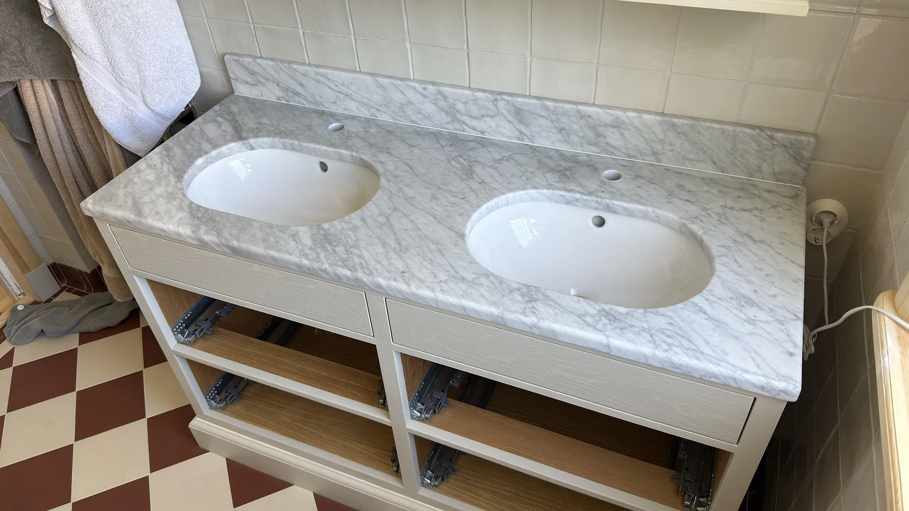 Bordplade i Carrara C, Enskededalen – billede 3