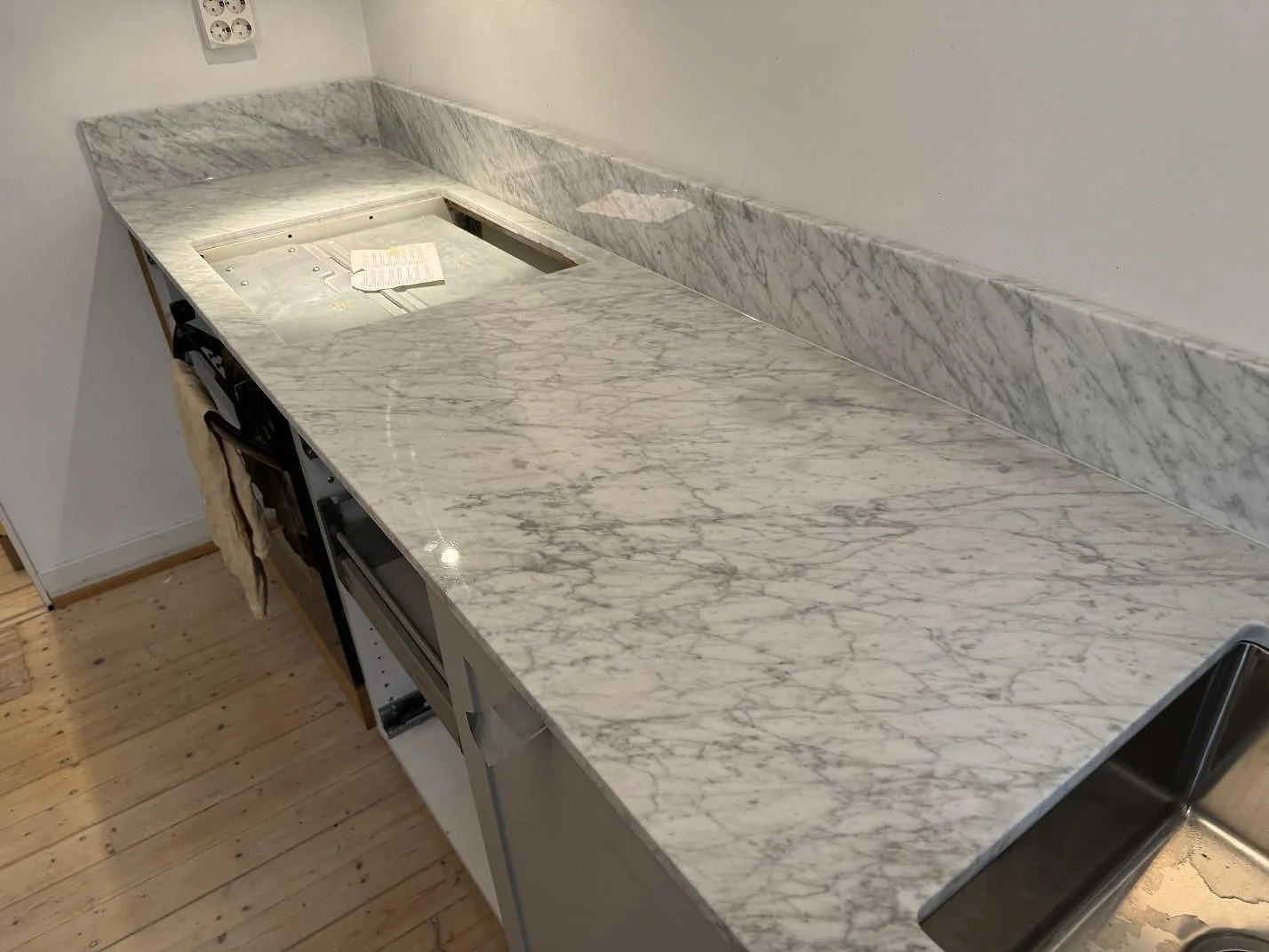 Køkkenbordplade i Carrara C, Göteborg
