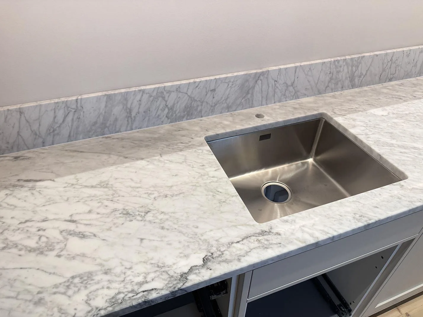 Køkkenbordplade i Carrara C, Göteborg – billede 2