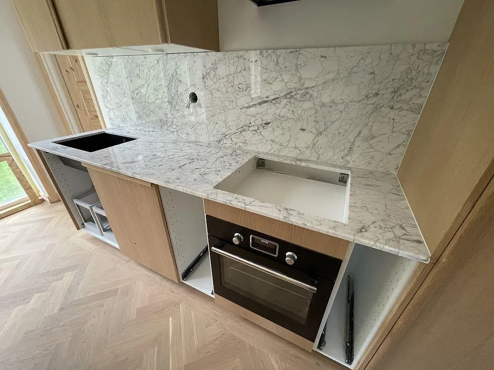Køkkenbordplade i Carrara C, Hägersten – billede 2