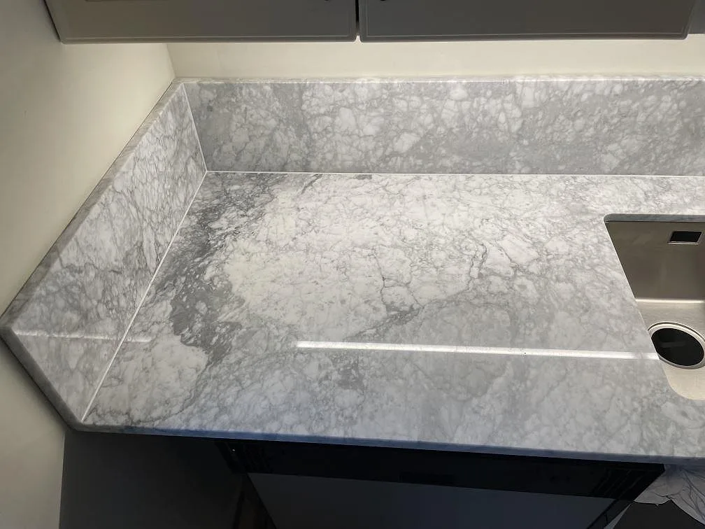 Køkkenbordplade i Carrara C, Huddinge – billede 2