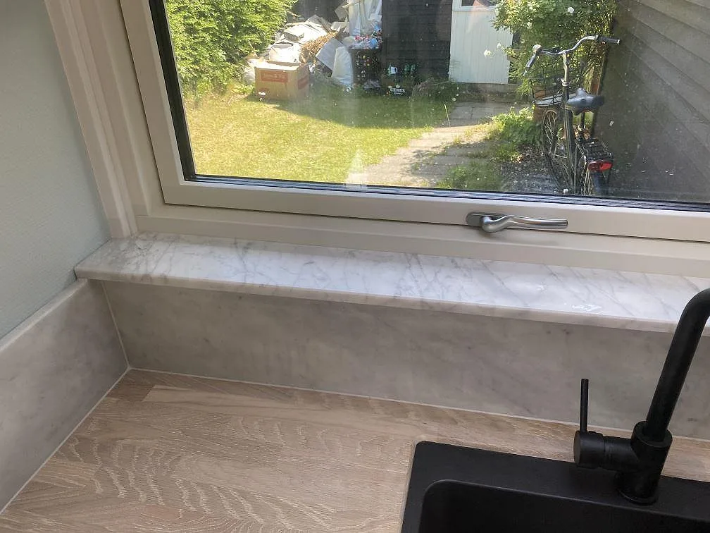 Vægbeklædning og vindueskarm i Carrara C, Jægerspris – billede 2