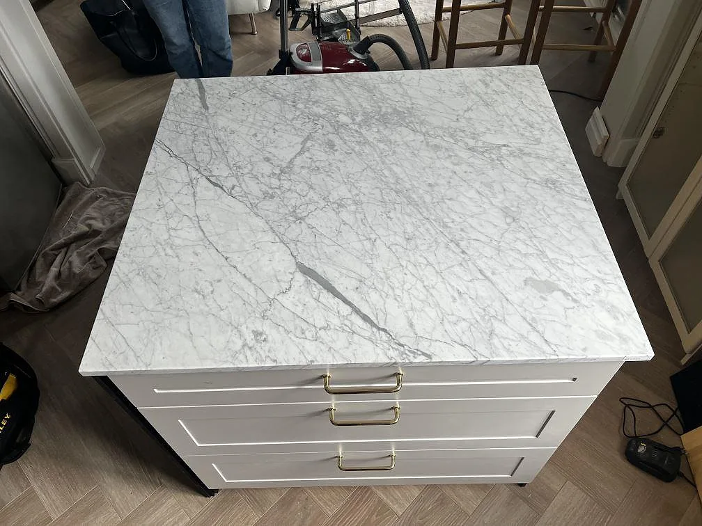 Køkkenbordplade i Carrara C, Jönköping