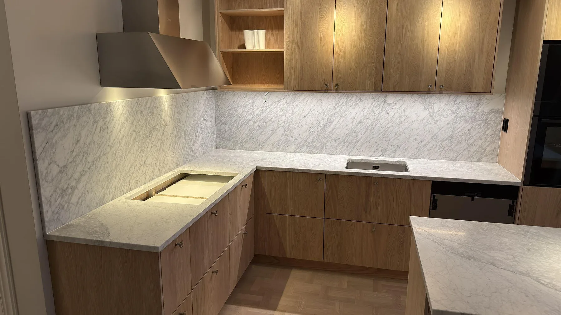 Køkkenbordplade i Carrara C, Lidingö – billede 2