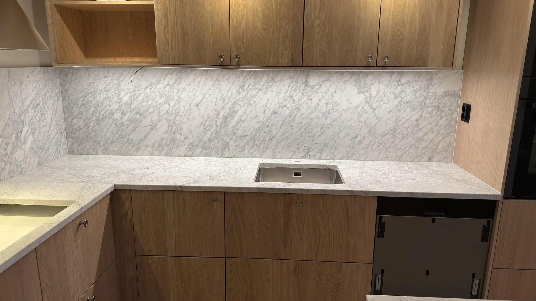 Køkkenbordplade i Carrara C, Lidingö – billede 6