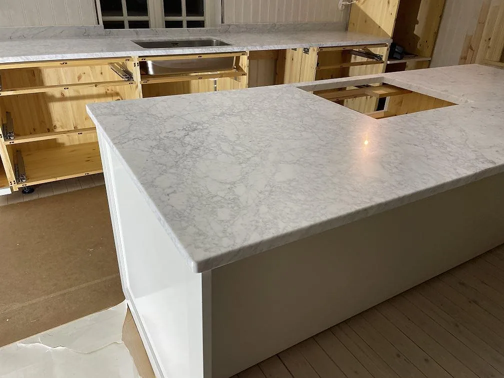 Køkkenbordplade i Carrara C, Lycke – billede 2