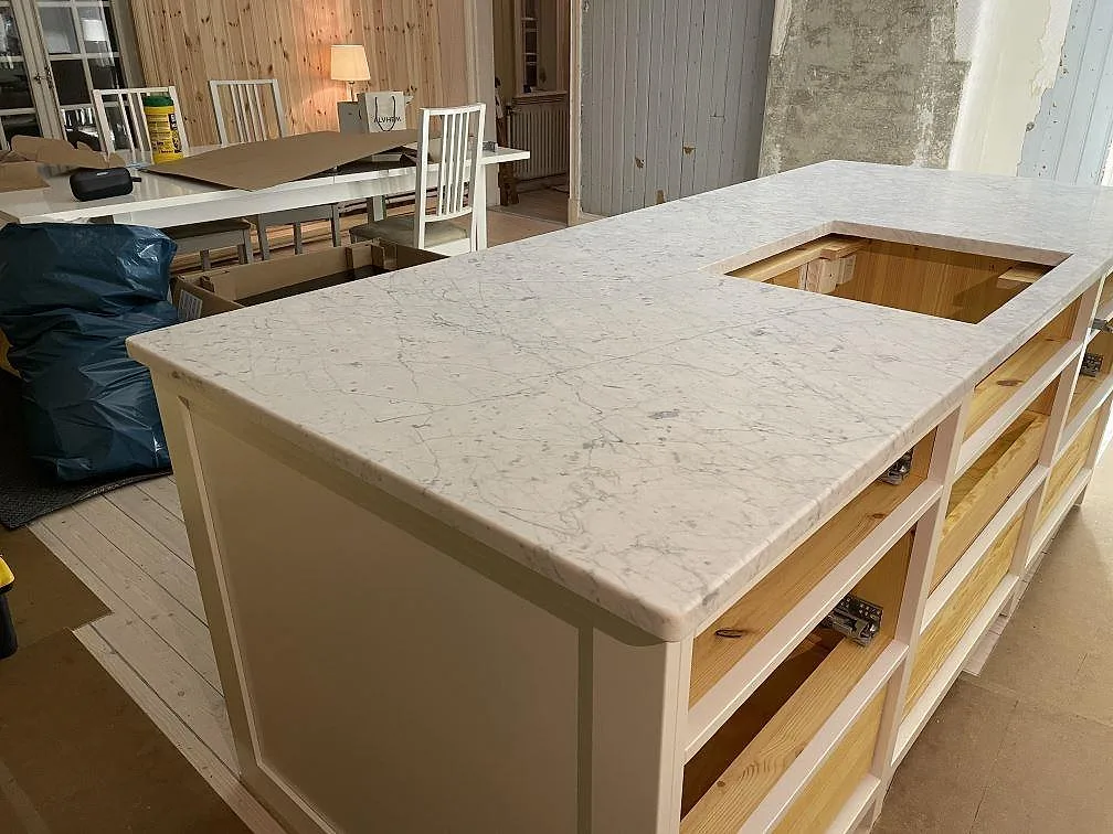 Køkkenbordplade i Carrara C, Lycke – billede 3
