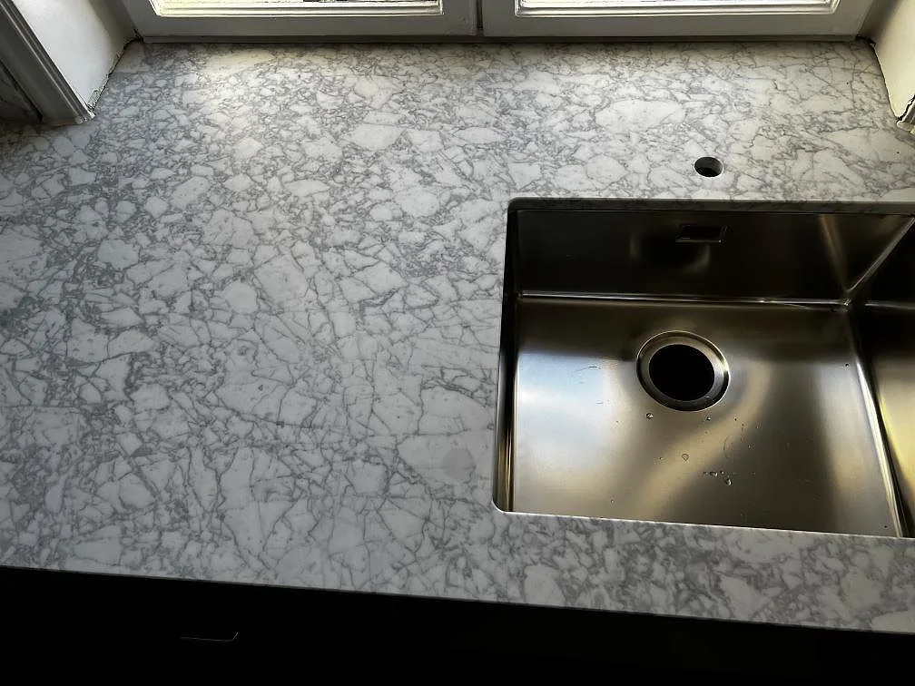 Køkkenbordplade i Carrara C, Malmö – billede 2