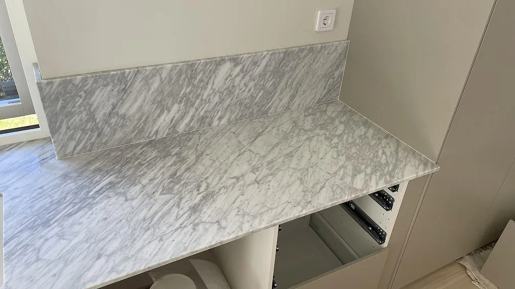 Køkkenbordplade i Carrara C, Nättraby – billede 4