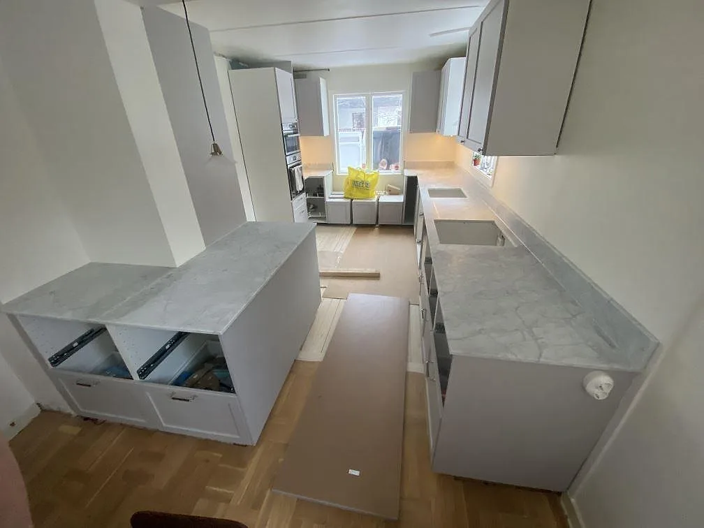 Køkkenbordplade i Carrara C, Skummeslövsstrand