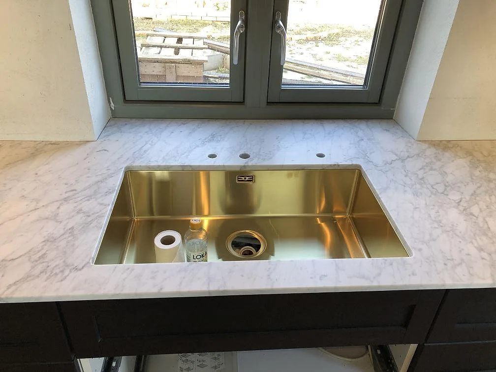 Køkkenbordplade i Carrara C, Skurup – billede 2
